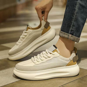 2025 zapatillas de deporte informales de estilo coreano para hombres, zapatos transpirables con aumento de altura, celebridades de Internet, superventas, versátiles - Product Image 1