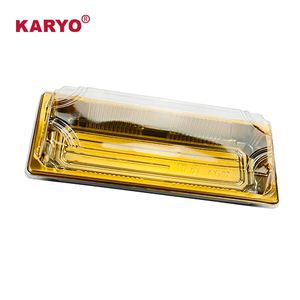 ถาดบรรจุภัณฑ์อาหารแบบใช้แล้วทิ้งทรงสี่เหลี่ยมผืนผ้าสีทองคุณภาพสูง KY-1102 ผลิตจากพลาสติกที่เป็นมิตรต่อสิ่งแวดล้อม เหมาะสำหรับใส่ซูชิ แซลมอน และของว่าง - Product Image 1