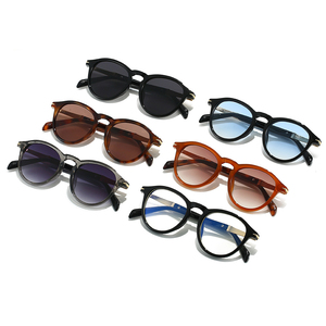 <span class=keywords><strong>Occhiali</strong></span> <span class=keywords><strong>da</strong></span> <span class=keywords><strong>Sole</strong></span> <span class=keywords><strong>Rotondi</strong></span> Classici di Lusso Firmati <span class=keywords><strong>da</strong></span> <span class=keywords><strong>Uomo</strong></span> e Donna 2026 - <span class=keywords><strong>Occhiali</strong></span> <span class=keywords><strong>da</strong></span> <span class=keywords><strong>Sole</strong></span> Trendy <span class=keywords><strong>Vintage</strong></span> Steampunk <span class=keywords><strong>da</strong></span> Donna con Rivetti per la Guida - Product Image 2