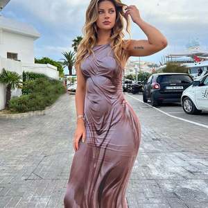 Robe <span class=keywords><strong>de</strong></span> soirée en satin bleu à épaules dénudées, robe <span class=keywords><strong>de</strong></span> soirée ronde pour femmes, élégance <span class=keywords><strong>de</strong></span> soirée, sans bretelles, grande taille en photos <span class=keywords><strong>de</strong></span> robes <span class=keywords><strong>de</strong></span> soirée - Product Image 4