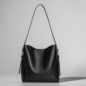Bolso Tote de Diseñador en Cuero Genuino de Alta Demanda para Mujer, Perfecto para Viajes, Compras y Uso Diario, Disponible al Mejor Precio - Product Image 3