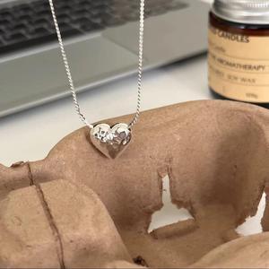 Collier en argent sterling S925 avec pendentif cœur martelé et gravé, chaîne de clavicule pour femme, à porter au quotidien - Product Image 1