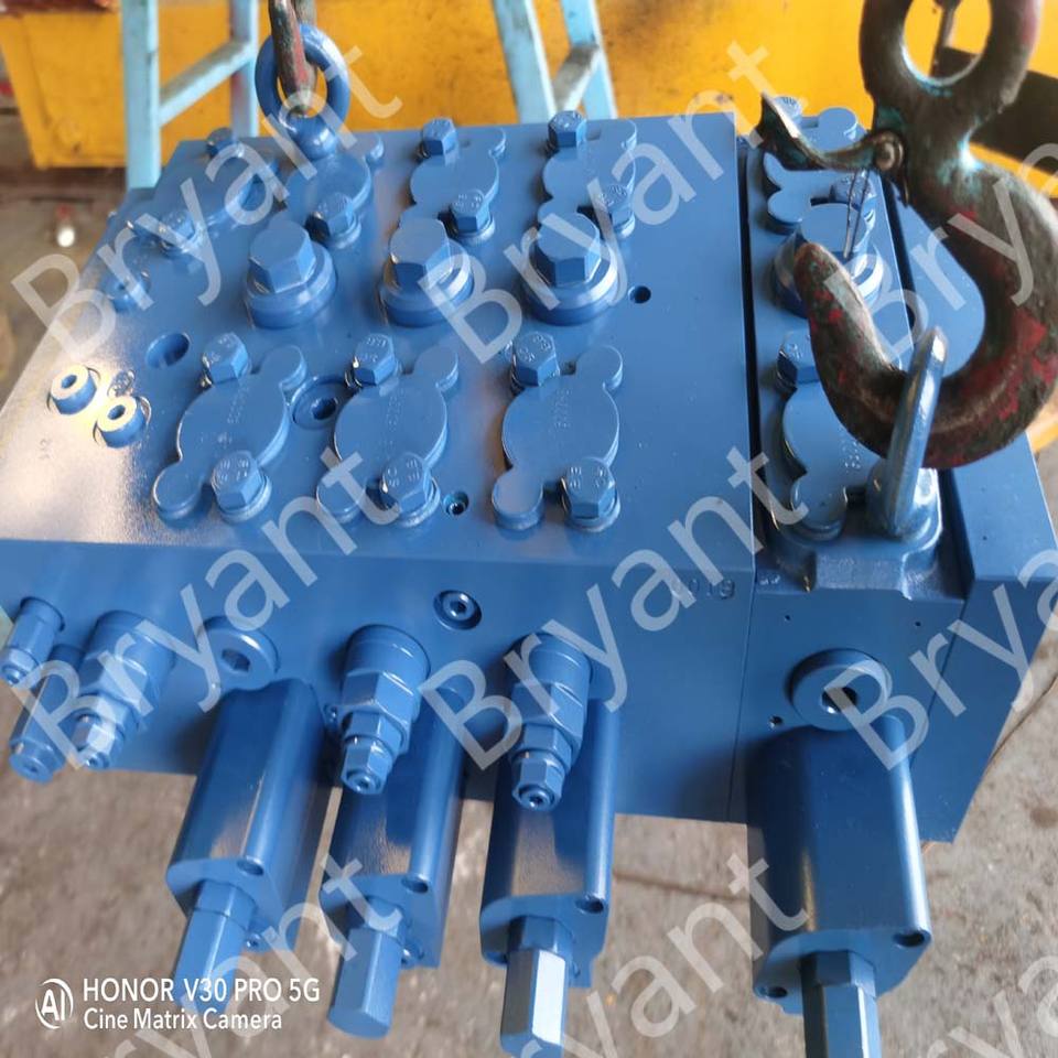 Rotary Drilling Rig Pile Driver With Multiple Control Valves M4 M7 M8 ...