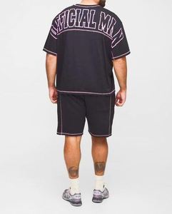 Ensemble décontracté pour homme Black Plus Official : T-shirt ample et respirant à imprimé contrastant avec surpiqûres et short en jersey décontracté pour l'été - Product Image 2