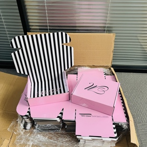 Scatole di Carta Ondulata Personalizzate per Imballaggio Prodotti, Confezioni Regalo in Nero e Rosa - Product Image 2