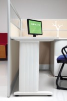 Bureau de travail commercial moderne, table d'ordinateur, pieds en acier en forme de I, design durable, ergonomique, montage facile, bureau