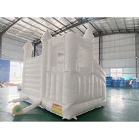 Château gonflable de luxe tout blanc personnalisé OEM pour adultes et tout-petits avec toboggan et piscine à balles pour mariage, fête et divertissement en plein air
