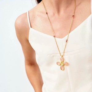Collana Lunga Estiva in Cristallo <span class=keywords><strong>Rosa</strong></span> con <span class=keywords><strong>Croce</strong></span> e <span class=keywords><strong>Rosa</strong></span> Lava - Product Image 1