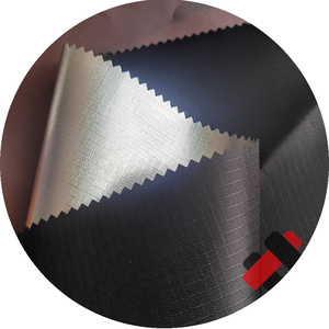 Không Thấm Nước 200D <span class=keywords><strong>Polyester</strong></span> Ripstop Blackout Và Chịu Nhiệt Phản Xạ Bạc Tent Vải - Product Image 1