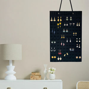 Organisateur mural pliable en feutre pour boucles d'oreilles et colliers, grand format, élégant, pour la présentation de bijoux dans le salon - Product Image 2