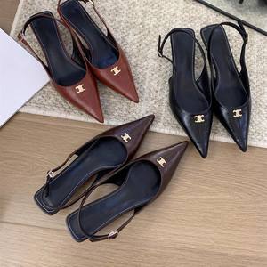 รองเท้าดีไซเนอร์ คอลเลคชั่นฤดูใบไม้ผลิ 2026 รองเท้าส้นเตี้ยแบบเปิดนิ้วเท้าสำหรับสุภาพสตรี หัวแหลม ส้นเข็ม ส้นสูงแบบสวยงาม - Product Image 1