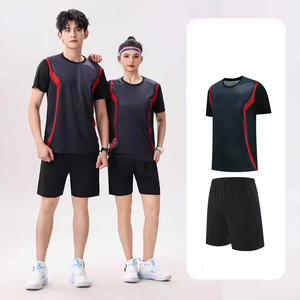 ชุดกีฬาผ้าโพลีเอสเตอร์สั่งทำจากโรงงาน น้ำหนักเบา สวมใส่สบาย แห้งเร็ว สำหรับผู้ชายและผู้หญิง - Product Image 3