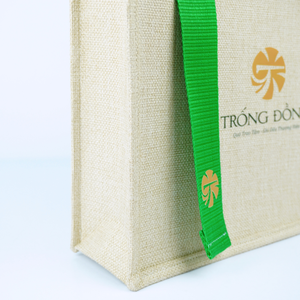 Sac fourre-tout en jute structuré de qualité supérieure avec logo personnalisé, poignées en sangle polyester, poche zippée 25x30x10cm - Cadeau d'entreprise réutilisable OEM/ODM - Product Image 6