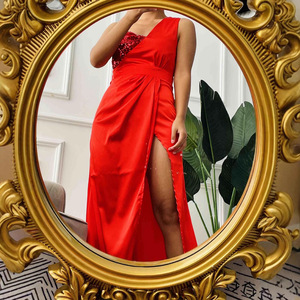 Abito da sera rosso a tubino con scollo a V e spacco, colore bordeaux, per matrimonio - Product Image 3