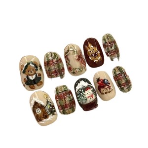 Uñas Postizas Navideñas Vintage con Diseño de Santa Claus y Escena Invernal, Acabado Mate y Brillante, Uñas Postizas Cortas Ovaladas para Fiestas Navideñas - Product Image 5
