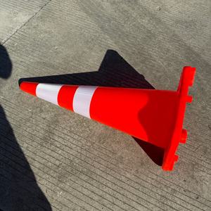 مخروط أمان من البلاستيك <span class=keywords><strong>PVC</strong></span> مصنوع بالحقن مع شريط عاكس عالي الجودة 70 سم - بيع بالجملة من المصنع - Product Image 6