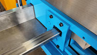 Machine de formage à froid de gouttières de toit profilées Omega entièrement automatique avec système de poinçonnage de précision