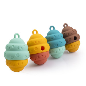 Nuevo Juguete Masticable Ecológico de Silicona con Forma de Panal para Perros, para Masticar y Limpiar los Dientes - Verde Menta/Amarillo/Marrón, Uso Interior/Exterior - Product Image 2