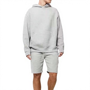 Conjunto de Sudadera con Capucha Gris Claro Personalizada para Hombre, Corte Regular, Poliéster, Felpa Francesa, Pantalones Cortos Casuales, Ropa de Invierno - Product Image 1