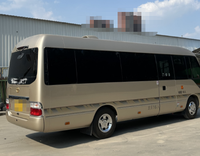 Minibus d'occasion d'origine japonaise pour transport de personnes, 16 places, moteur puissant, idéal pour le tourisme et les groupes.