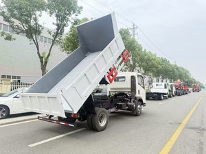 Camión de carga Sinotruck Howo para el transporte y carga de materiales de construcción con sistema de elevación hidráulico. - Product Image 2