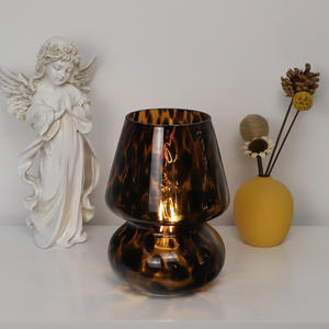 2025 Venta caliente leopardo regalo creativo luz de noche translúcida lámpara de noche vidrio rayas seta lámpara de mesa - Product Image 4