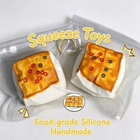 Jouet Squishy Alimentaire Personnalisé Tofu Épicé, Doux à Rebond Lent, Jouet Sensoriel Anti-Stress et Décoration d'Intérieur