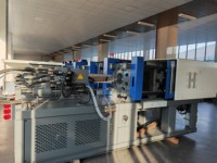 Vente d'usine ZHENHUA : Machine de moulage par injection 128T pour la production de coques de manettes de console de jeu, de joysticks sans fil et de housses de manettes de jeu