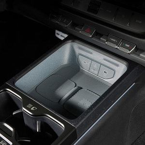 Almohadilla de silicona para carga inalámbrica Tasman, antideslizante, cargador rápido para coche, alfombrilla para salpicadero, accesorios interiores para vehículos y teléfonos inteligentes - Product Image 3