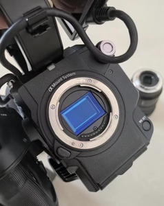 กล้องระดับมืออาชีพ 4K รุ่น PXW-FS5 กล้อง 4K Super 35 พร้อมเลนส์ 18-105 มม. F4 ระบบกล้อง XDCAM - Product Image 5