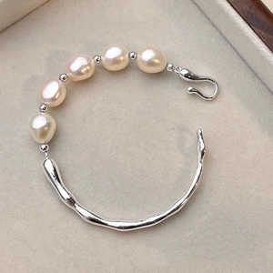 Pulsera WENCHI, Mitad Brazalete, Mitad Cuentas, Diseño Barroco, Perla Natural, Bañada en Platino y Cobre, 15-16 cm Ajustable, Idea de Regalo Única para Ella - Product Image 2