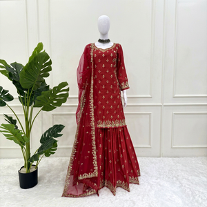 Ensemble de robe Sharara brodée rouge en soie Chino, Kurta et Dupatta, tenue ethnique à séchage rapide pour toutes les saisons, idéal pour les mariages et les fêtes pour femmes - Product Image 1