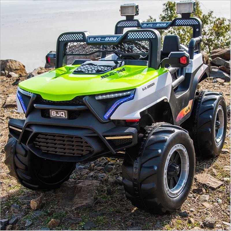 Tracción a las cuatro ruedas verde de lujo