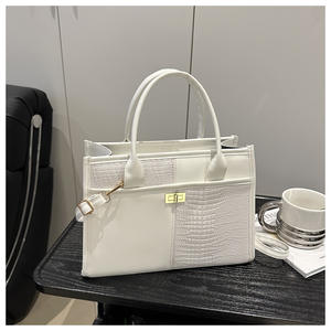 THK0493 Wholesale Fashion Ladies Bags Hot Selling Elegance Female Trendy <b>Purse</b> Bags Luxury Women's Handbags - Product Image 3