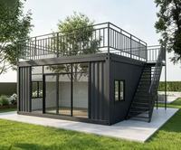 Maison modulaire avec terrasse sur le toit, café préfabriqué, maison d'hôtes, maison de loisirs, façade entièrement vitrée, escalier extérieur, maison modulaire avec terrasse sur le toit
