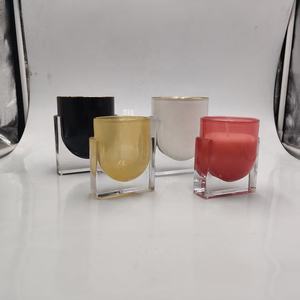 <span class=keywords><strong>Portacandele</strong></span> di Lusso BETTER REFINED in <span class=keywords><strong>Vetro</strong></span> Nero a Forma di Trapezio con Bordo Dorato per Candele Artigianali e Bomboniere - Product Image 3