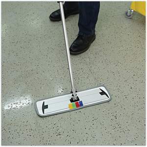 Tête de balai serpillère en microfibre Boardwalk MFM185BCFDZ bleue 18 x 5, microfibre plate fendue avec fixation auto-agrippante, lot de douze - Product Image 3