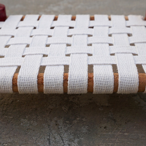 Ladoo Gopal Madera Khatiya Estilo Miniatura Pantalla Cama Cómoda y Duradera Cama de Madera - Product Image 2