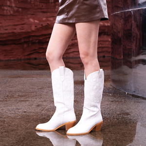 WETKISS 2026 Primavera Verano Zapatos de Novia <span class=keywords><strong>Botas</strong></span> Vaqueras Occidentales para Mujer <span class=keywords><strong>Botas</strong></span> Altas hasta la Rodilla con Punta de Almendra <span class=keywords><strong>Botas</strong></span> Vaqueras <span class=keywords><strong>Blancas</strong></span> Bordadas para Boda - Product Image 5