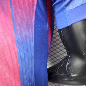 スペインクラブスタイル、バルセロナ高品質選手版サッカーシャツ、2526ホームキット高伸縮性ポリエステル生地タイスタイル - Product Image 2