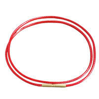 Collier inspiré de motifs géométriques avec fermoir en acier inoxydable doré, chaînes en cuir ciré et cordon en fil ciré
