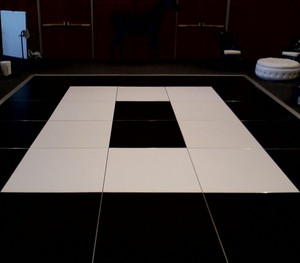Panneaux de sol de danse modernes à haute brillance, blanc et noir à carreaux, pour la décoration d'événements - Product Image 2