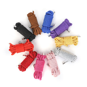 Corde de bondage SM 10M en coton multicolore pour jeux adultes avec embout métallique - Product Image 2
