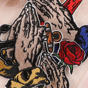 Patch brodé personnalisé en polyester avec motif rose pour vêtements, sacs, chapeaux et coques de téléphone portable - Product Image 3