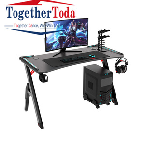 <span class=keywords><strong>Bureau</strong></span> de jeu léger en forme de X Grande table de jeu <span class=keywords><strong>noir</strong></span> <span class=keywords><strong>et</strong></span> <span class=keywords><strong>rouge</strong></span> <span class=keywords><strong>Bureau</strong></span> d'ordinateur <span class=keywords><strong>Bureau</strong></span> à domicile pour PC - Product Image 5