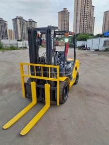 Montacargas Diésel Komatsu Usado de 3 Toneladas, Fabricado en Japón, Modelo 2024, 0-2000 Horas, Alta Calidad, Precio Económico, con Inspección en Video - Product Image 3