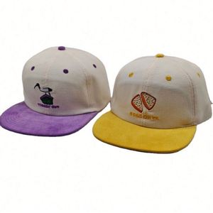 ผู้ผลิตจีนรับผลิตหมวกแก๊ปปักลาย 5 ช่องแบบกำหนดเอง พร้อมปักตัวอักษรแบบแบน  หมวกทรงสปอร์ตแบบไม่มีโครง ปรับขนาดได้ - Product Image 1