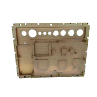Panneau de dissipateur thermique en aluminium usiné CNC sur mesure ISO9001, panneau frontal de contrôleur anodisé blanc avec découpes pour connecteurs