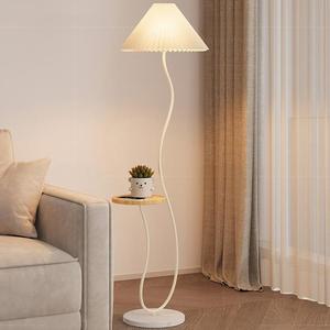 Lampada <span class=keywords><strong>da</strong></span> <span class=keywords><strong>Terra</strong></span> di Lusso in Legno Vintage <span class=keywords><strong>per</strong></span> Arredo Soggiorno, Lampada <span class=keywords><strong>da</strong></span> Tavolo Verticale Moderna Nordica <span class=keywords><strong>per</strong></span> Camera <span class=keywords><strong>da</strong></span> Letto e Soggiorno - Product Image 5