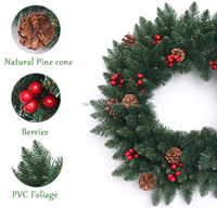 Offre Spéciale Couronne de Noël verte artificielle classique de 30 cm à vendre